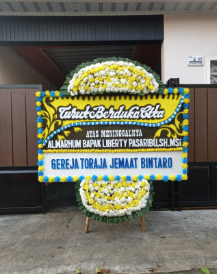 Papan Bunga Duka di Gunungwungkal